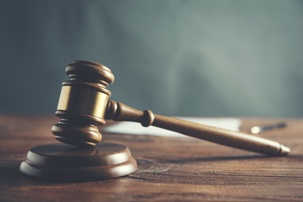 judge gavel on table