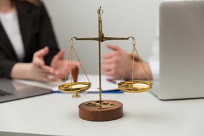 scales of justice attorney referral